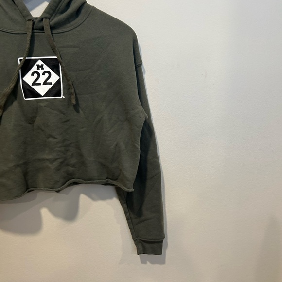 M22 cropped hoodie (S) - Picture 2 of 8